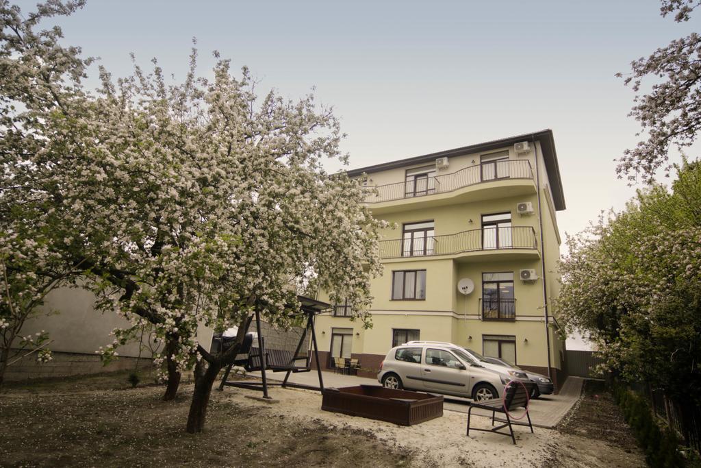 Potocki Apartments Lviv Bagian luar foto